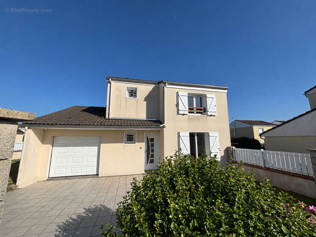 Maison à MONTIVILLIERS