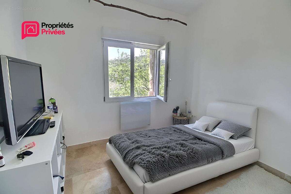 Villa Uzes 4 pièce(s) 78 m2 , 6 minutes d'Uzès ? Exclusivité ? Villa contemporaine de 2019 avec vue dominante - photo 7