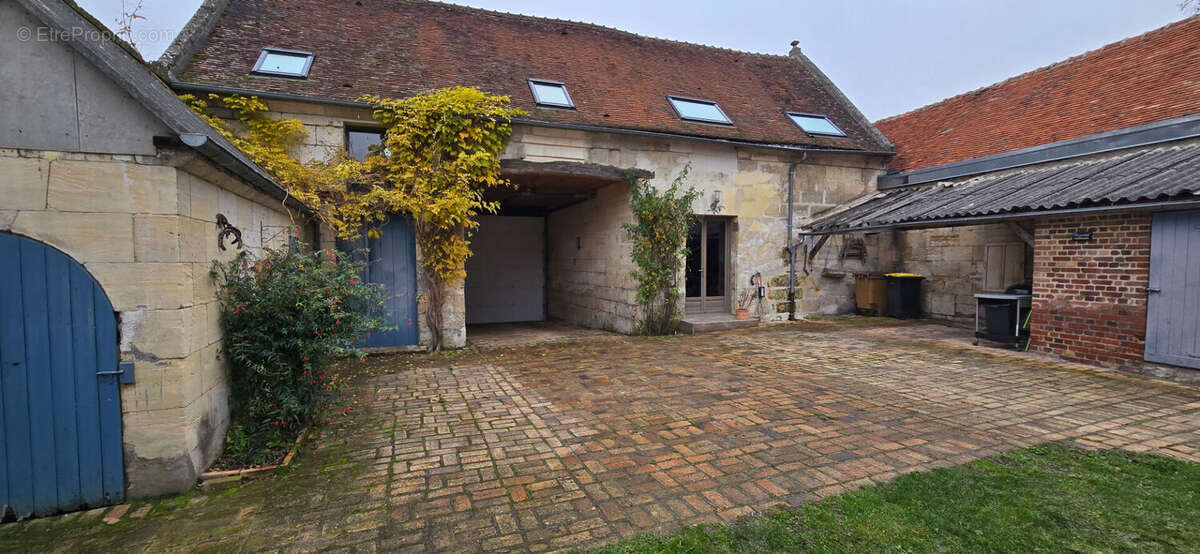 Maison à CHEVINCOURT