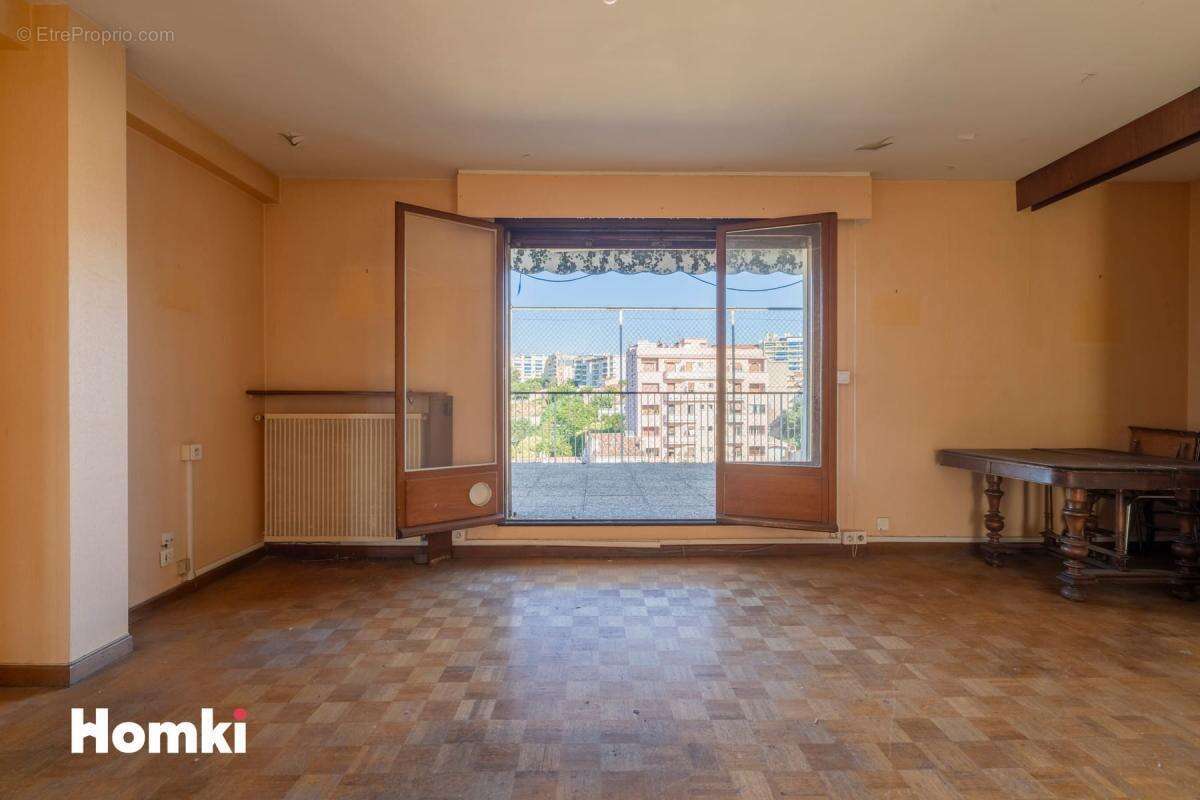 Appartement à MARSEILLE-4E