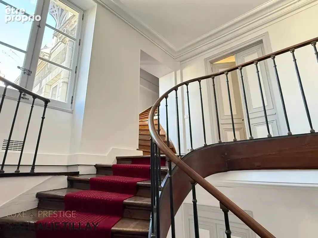 Appartement esprit loft, a vendre, Face Loire Orleans, dernier etage en hotel particulier - photo 16