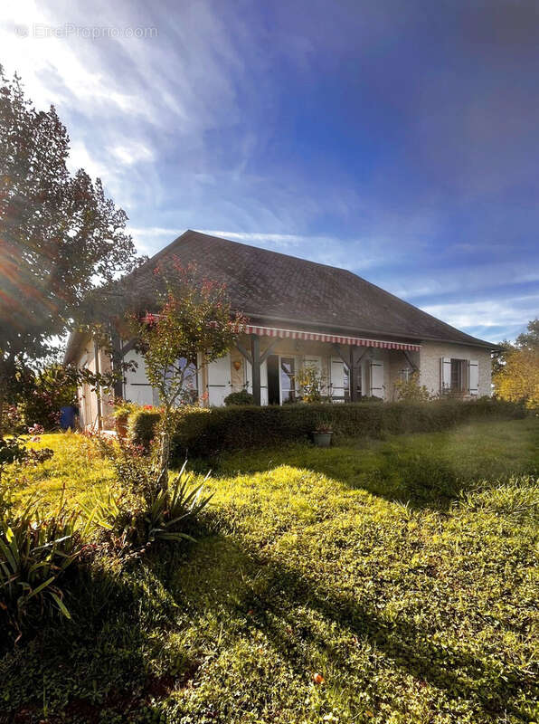 Maison à VARS-SUR-ROSEIX