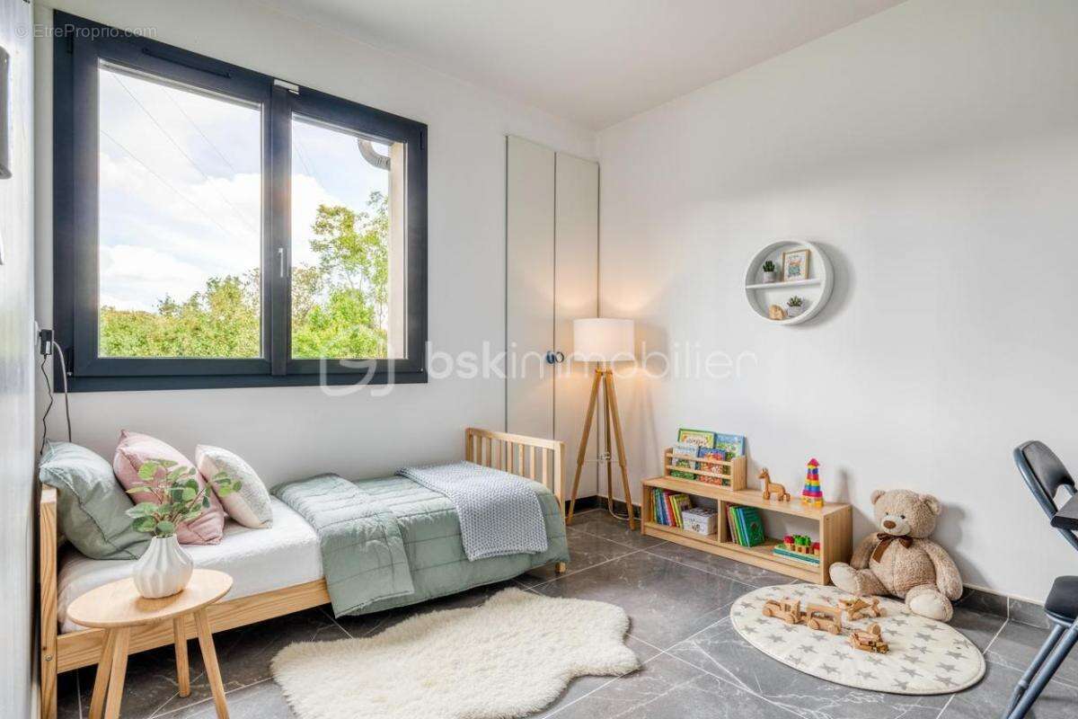 Maison à CLAYE-SOUILLY