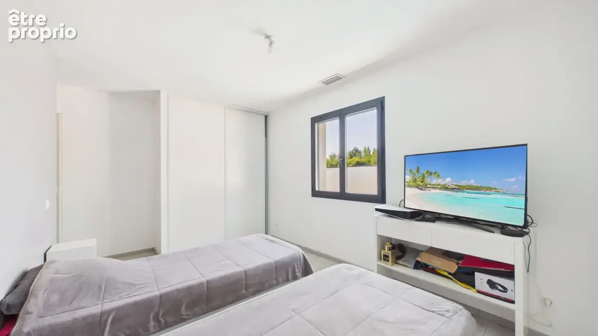 Maison re 2020 de plain pied de 152 m² avec piscine et pool house - photo 8