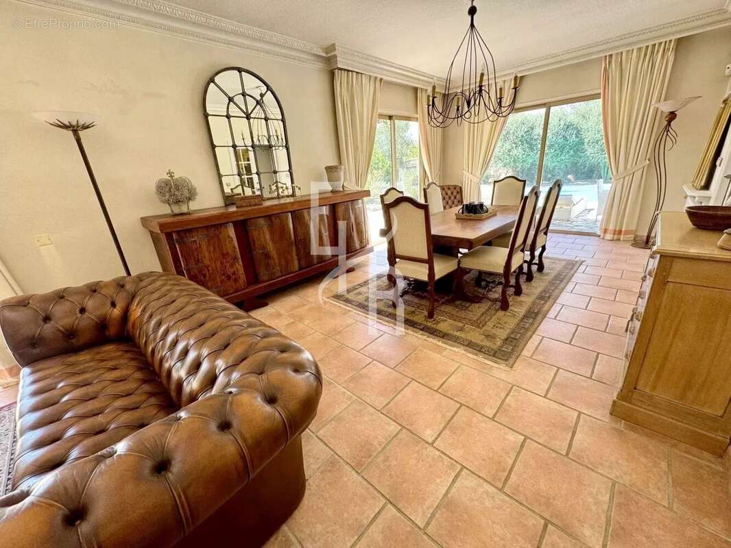 Maison à MOUGINS