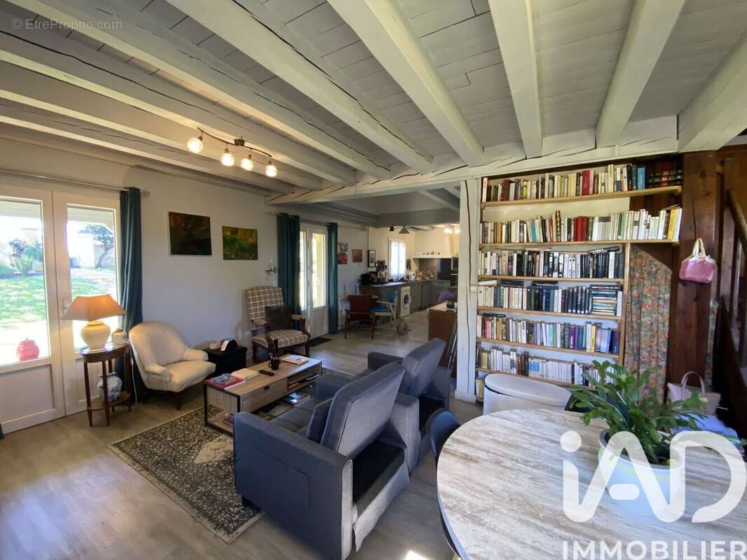 Maison 89 m² à Monplaisant  - photo 9