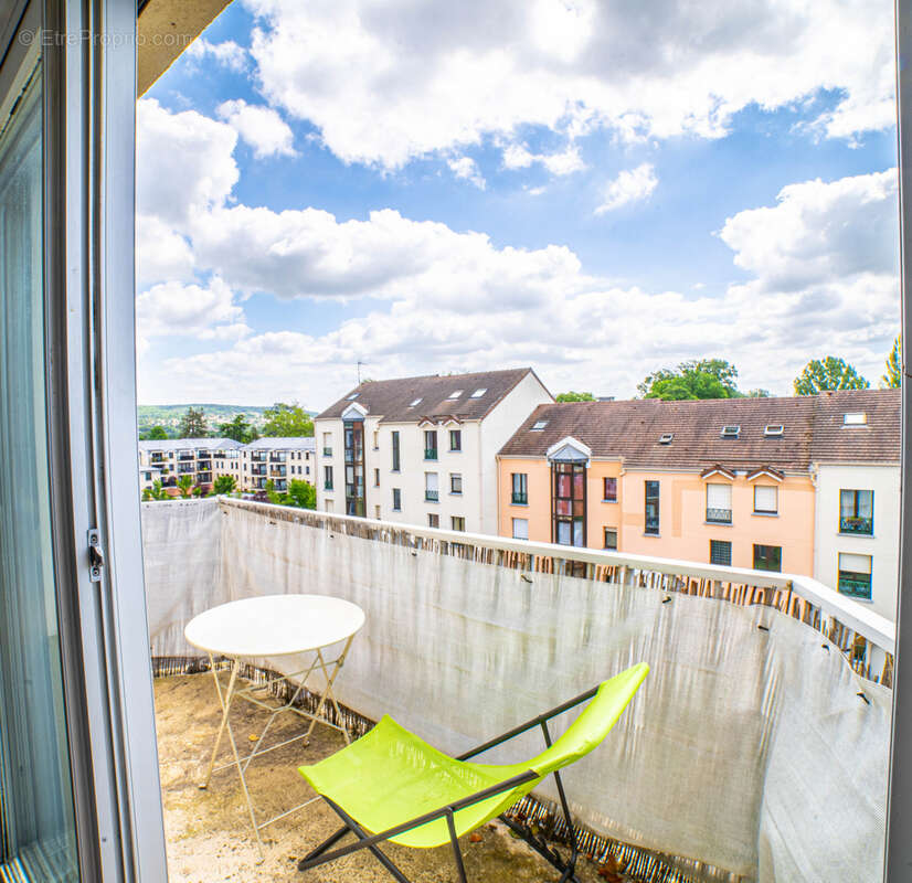 Appartement à VERNEUIL-SUR-SEINE