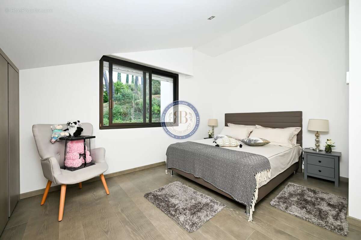 Maison à MOUGINS
