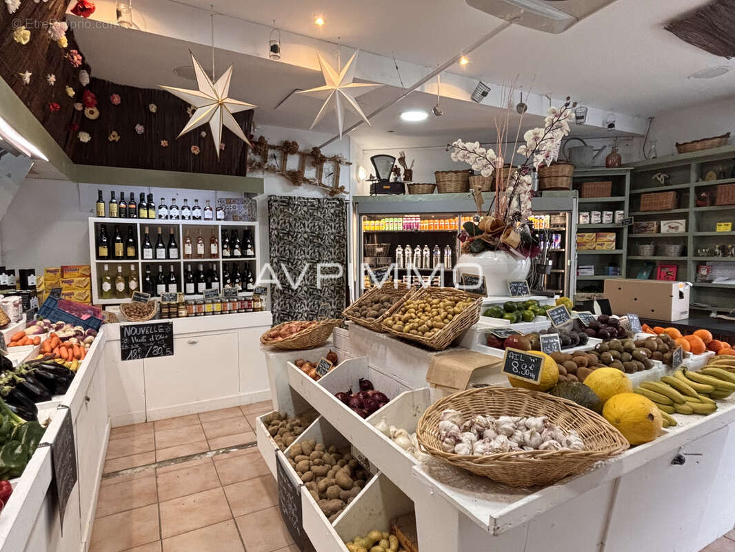 EXCLUSIVITÉ Droit au bail  alimentaire à fort potentiel Saint-Cyr-sur-Mer - photo 2