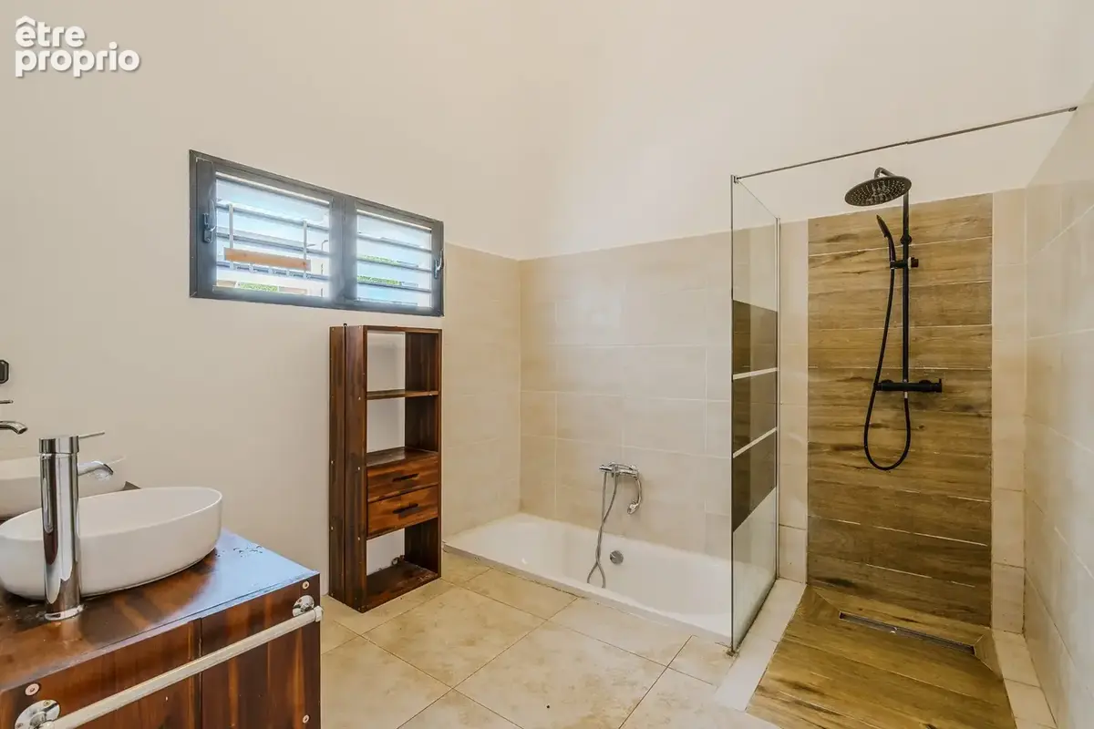Maison 125 m² à Saint-Paul  - photo 5