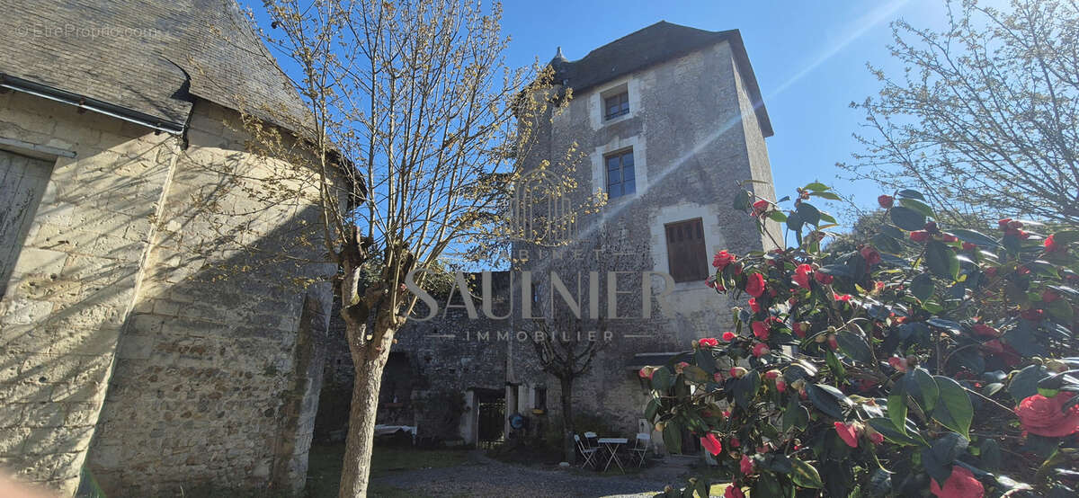 Maison à AZAY-SUR-CHER
