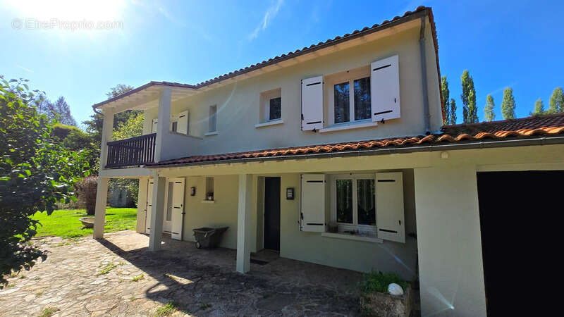 Maison à ORADOUR-SUR-GLANE