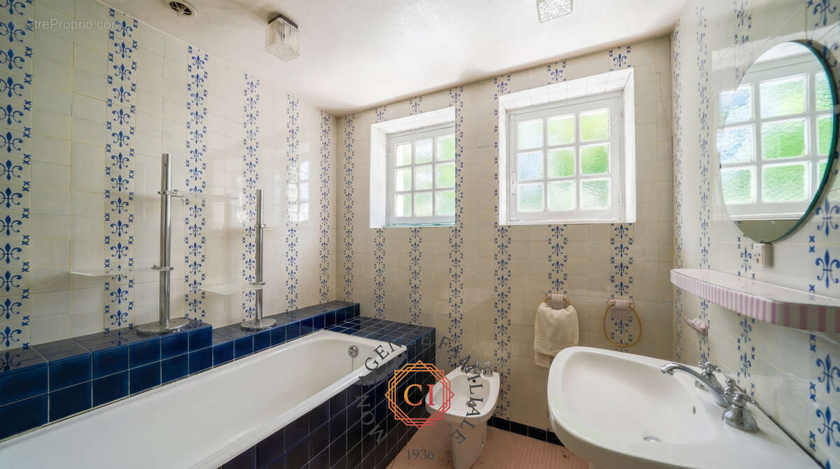 Maison 7 pièces de 173 m2 avec dépendances - photo 8