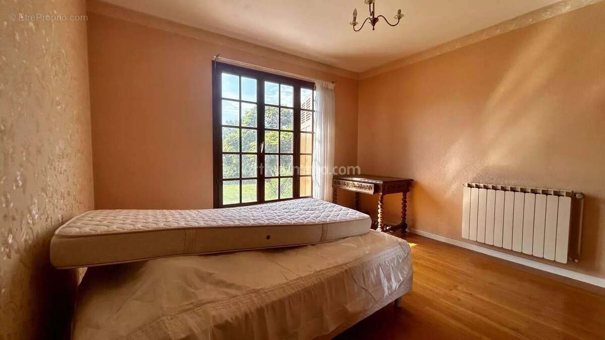 Maison à MONTALIEU-VERCIEU