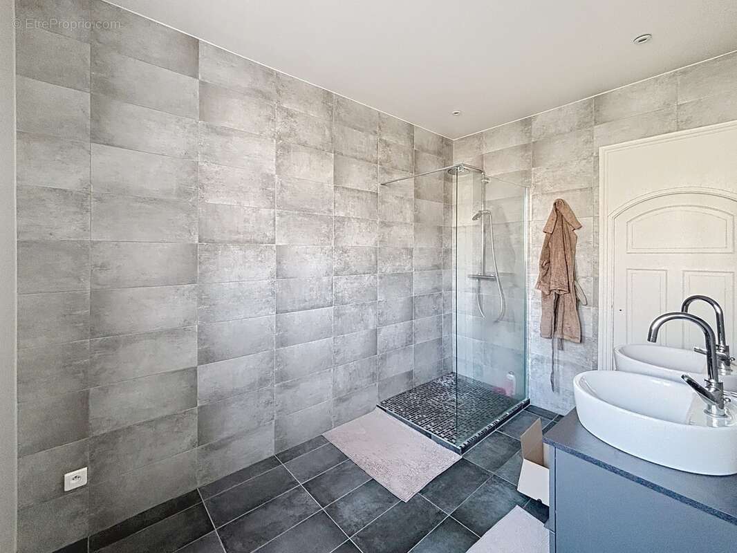 Maison à vendre 15 pièces, jardin et garages REIMS (51) - photo 33