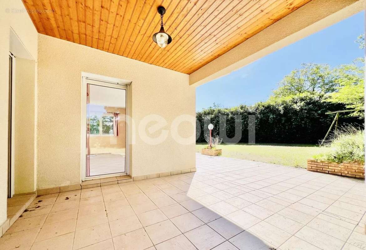 Maison à SAINT-BONNET-PRES-RIOM