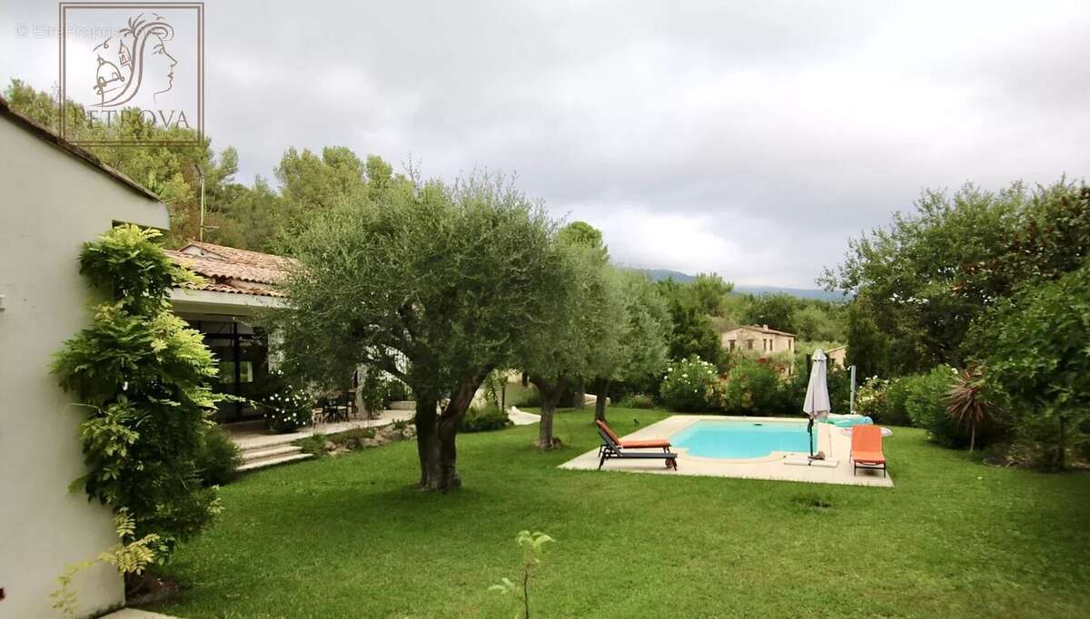 Maison à TOURRETTES-SUR-LOUP