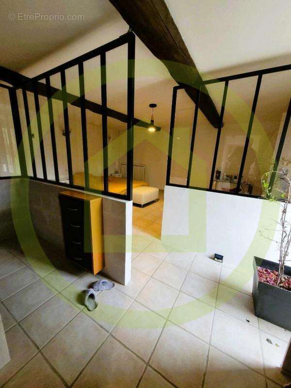 Maison à SAINT-BONNET-SUR-GIRONDE