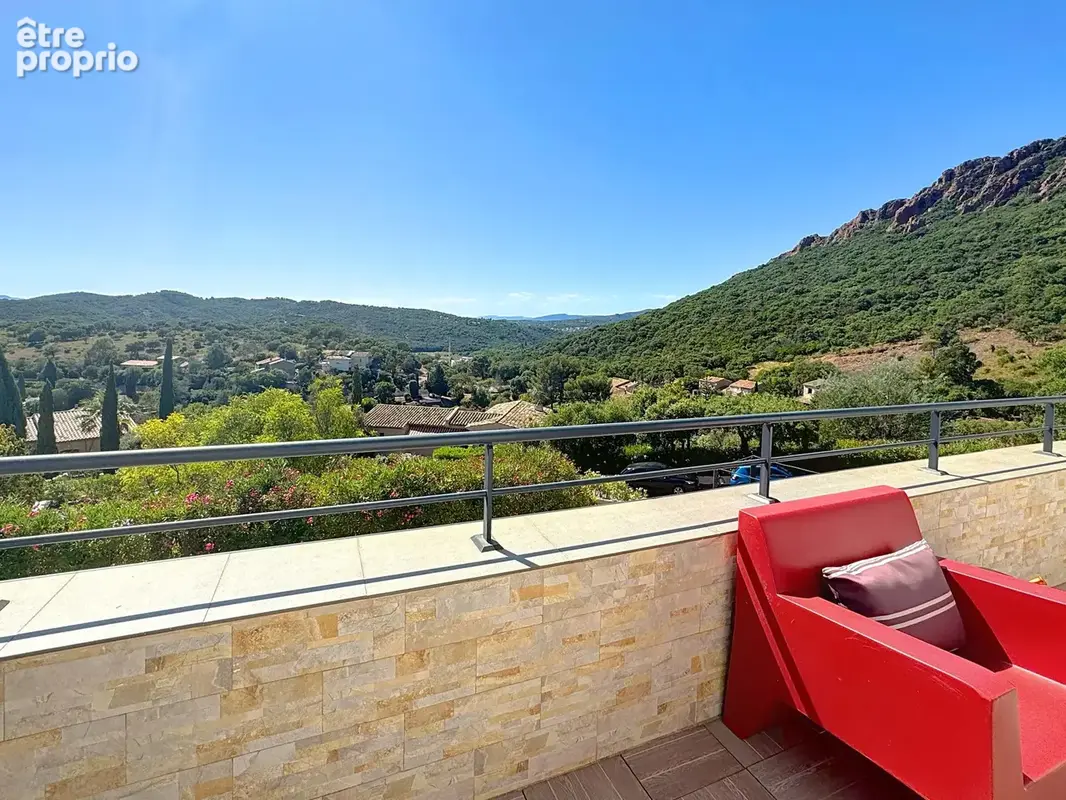 83530  agay -villa contemporaine f6 piscine jacuzzi vue esterel proches des plages - photo 22