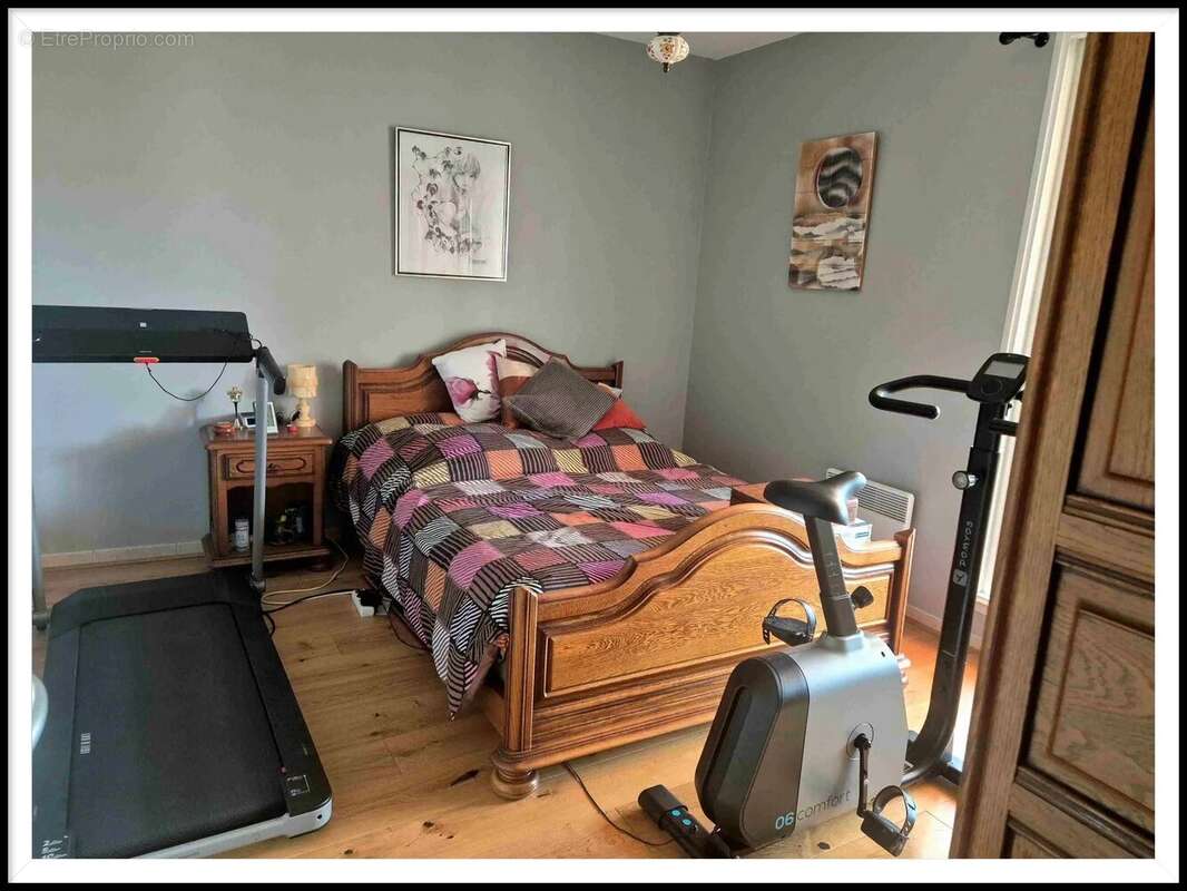 Appartement à BAGNOLS-SUR-CEZE