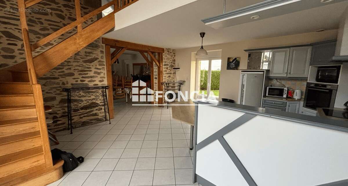 Maison à SILLE-LE-GUILLAUME