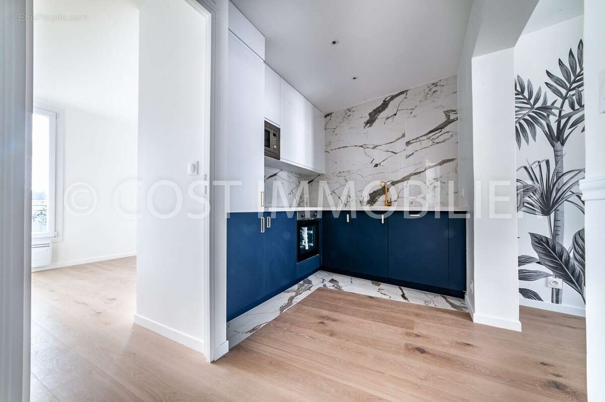 Appartement à COURBEVOIE
