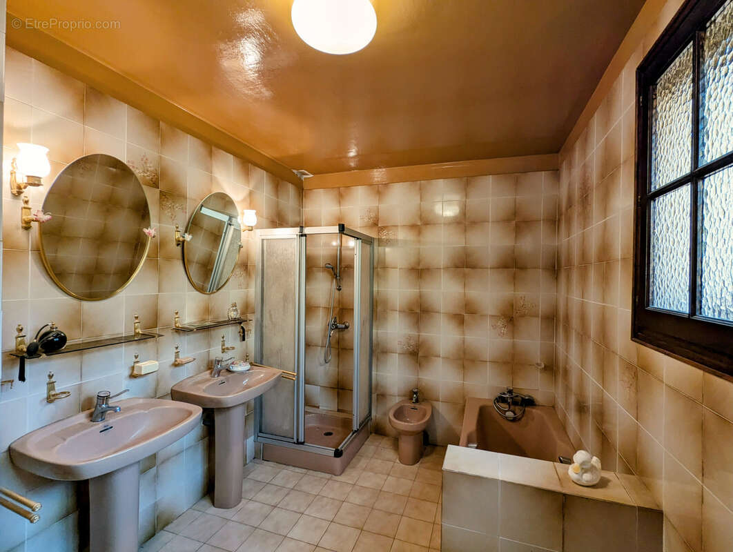 Maison à LAMALOU-LES-BAINS