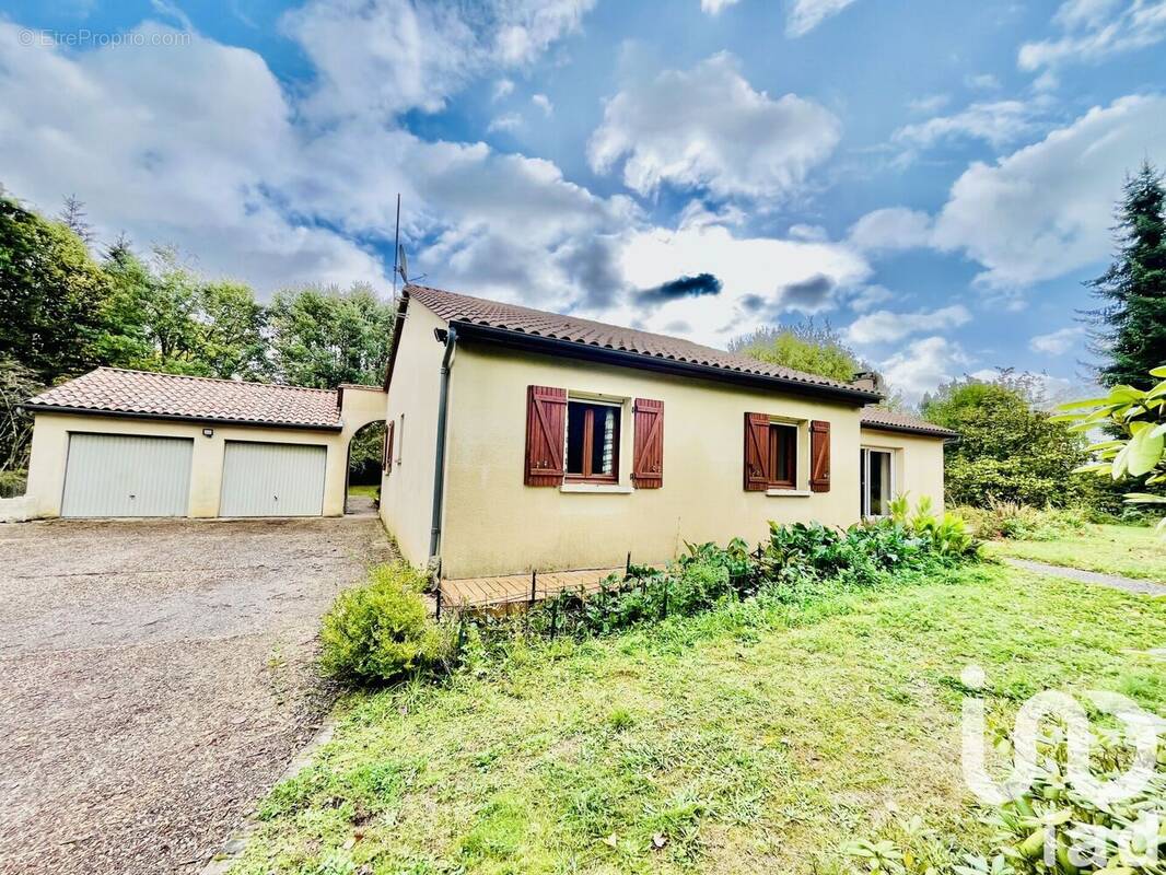 Photo 1 - Maison à ANTONNE-ET-TRIGONANT