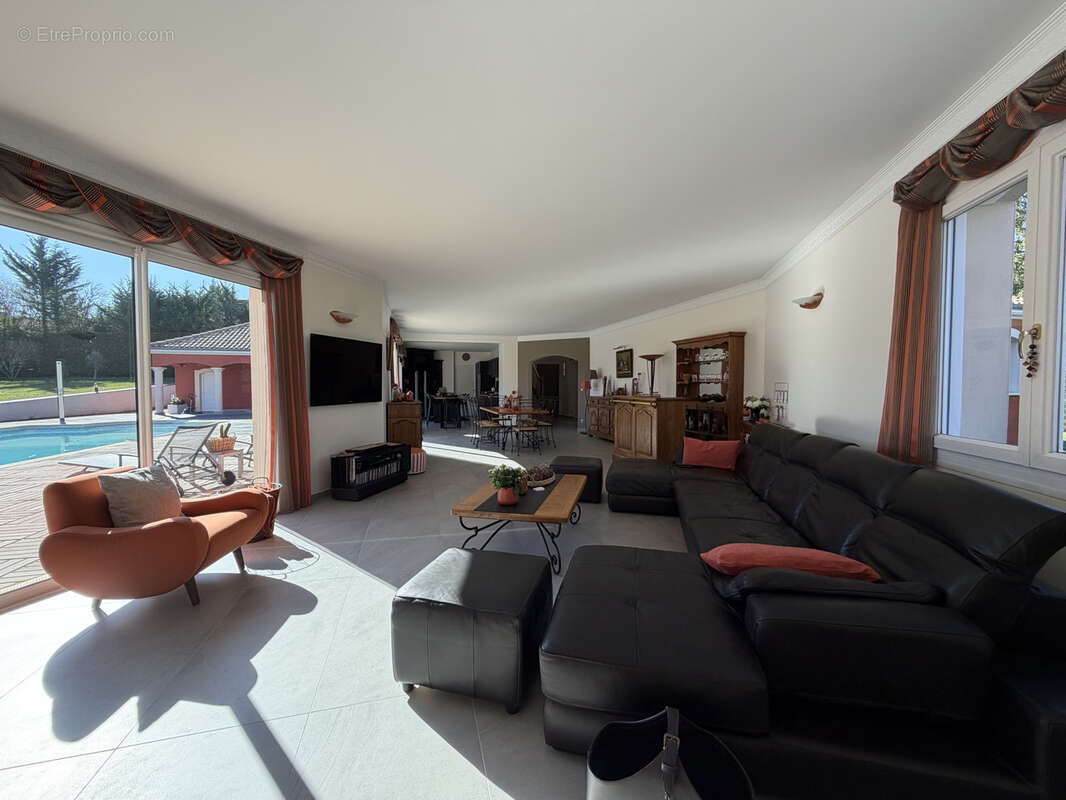 Nouveaute en exclusivite - villa - 330 m2 - photo 4