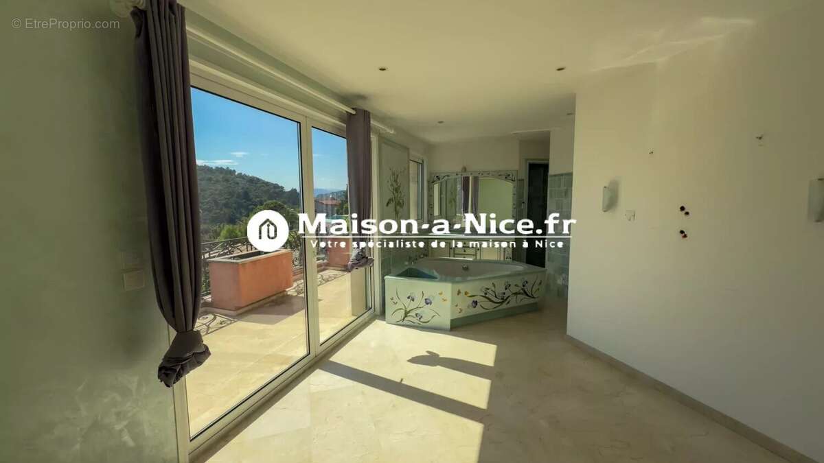 Maison à LA TURBIE