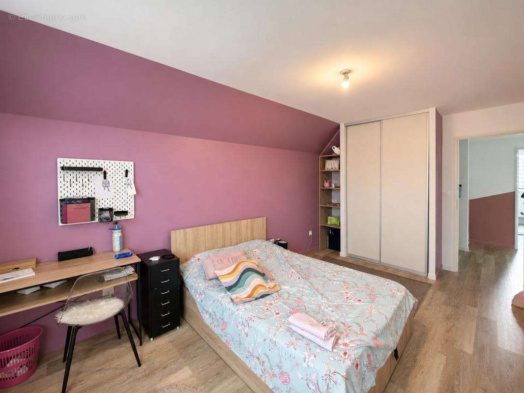 Maison de 6 pièces de 152 m² à Bourges - photo 6
