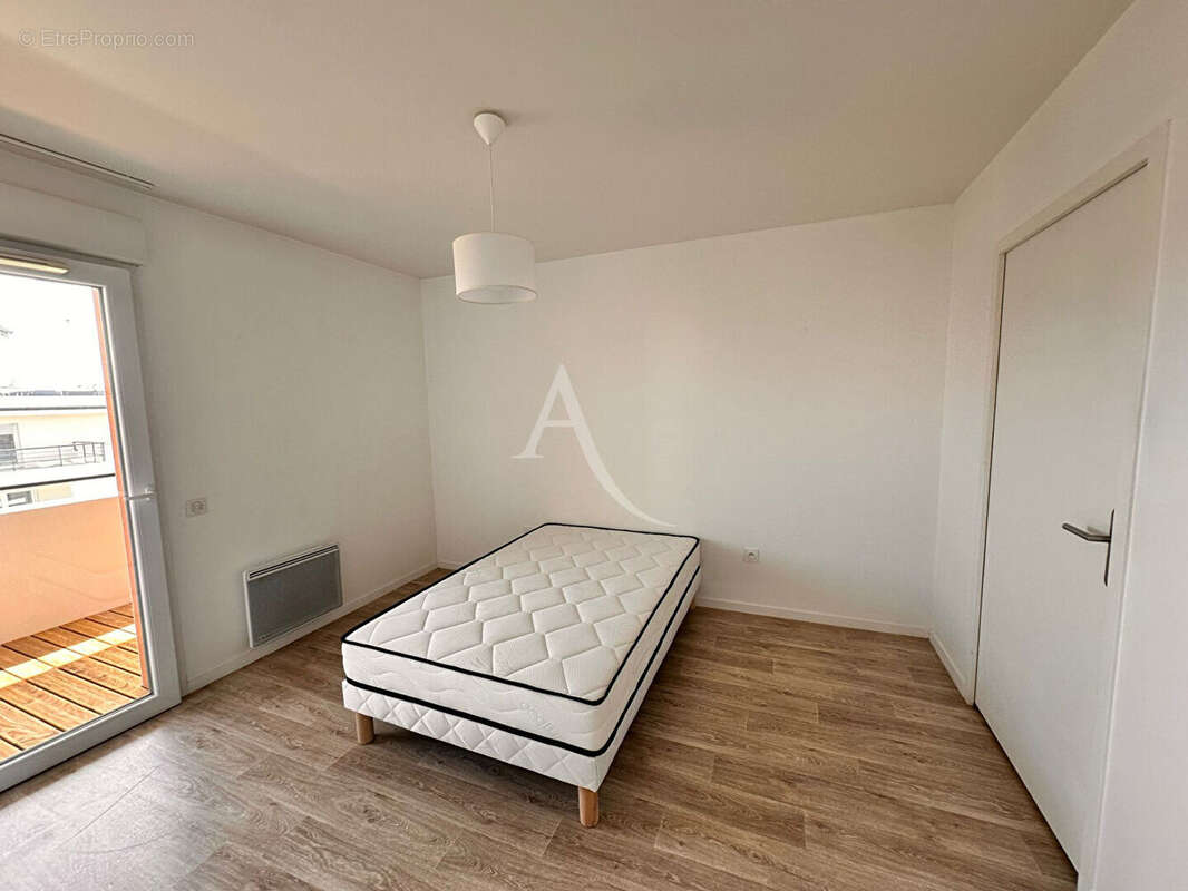 Appartement à AVRILLE