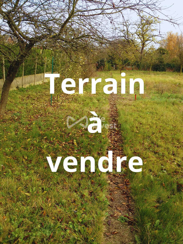 Terrain à SAINT-JUST-EN-CHAUSSEE