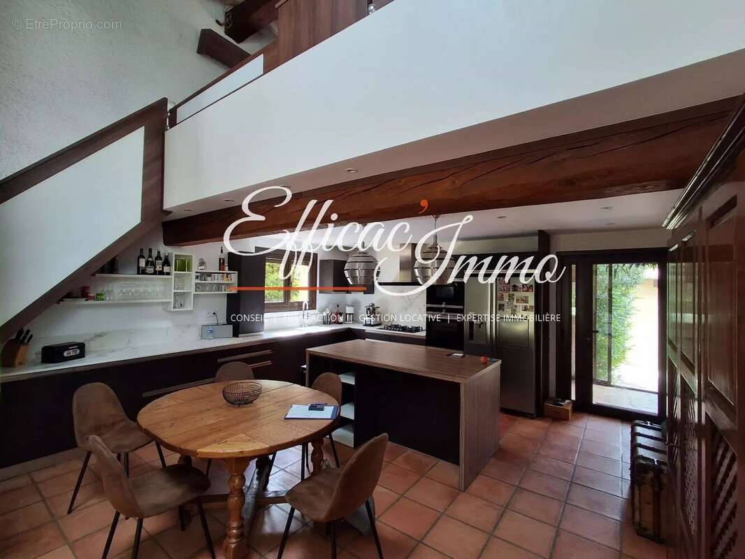 Maison 6P sur terrain de 2100m² avec piscine et dépendance - photo 2