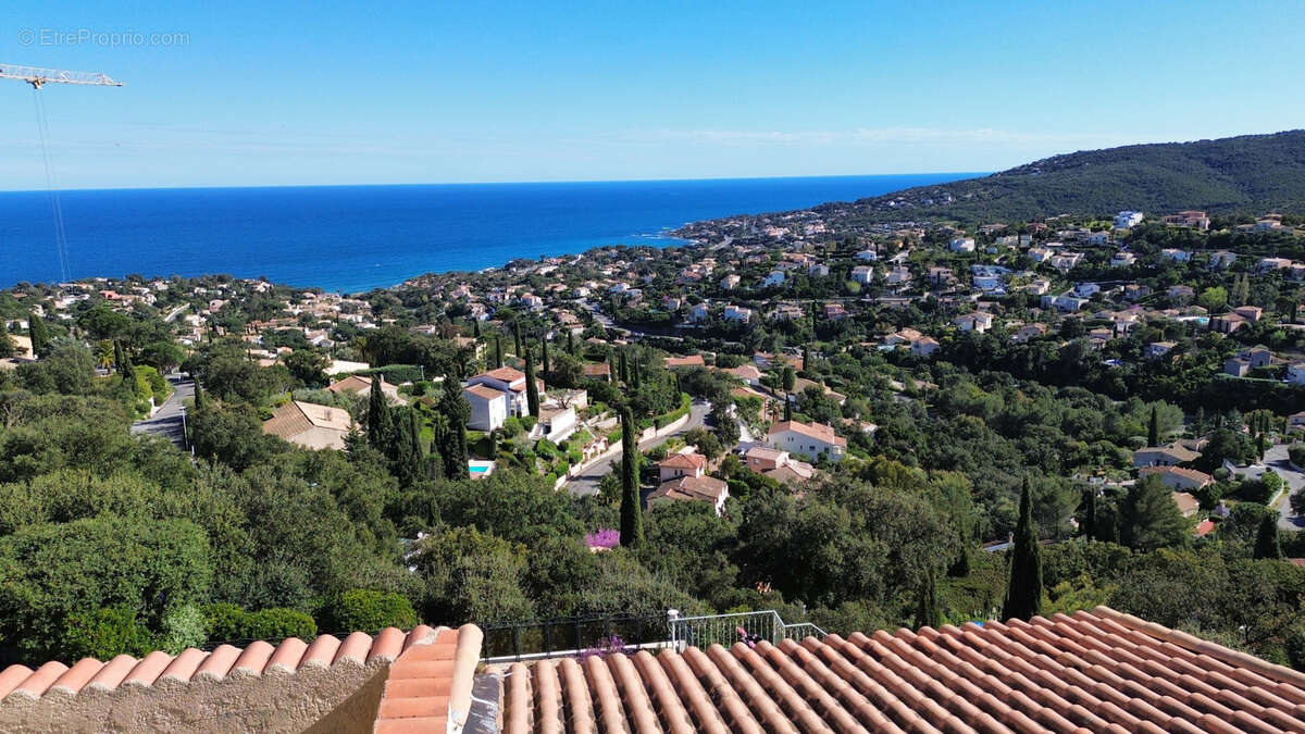 Maison à ROQUEBRUNE-SUR-ARGENS