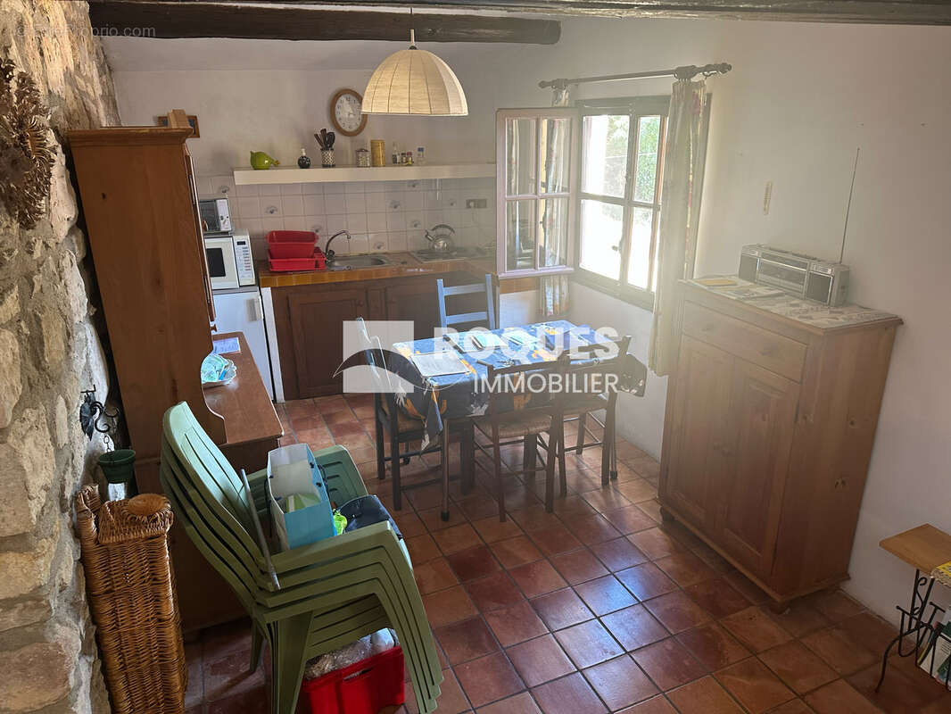 Rare, Maison de village de caractère, à 6 klm de Lodeve, 94 m2 habitables avec terrasse, au calme . - photo 6