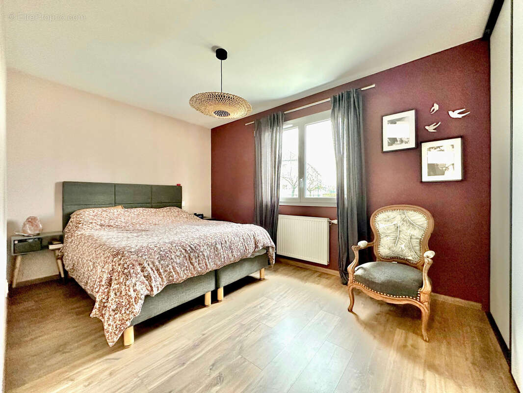 Appartement à SALES