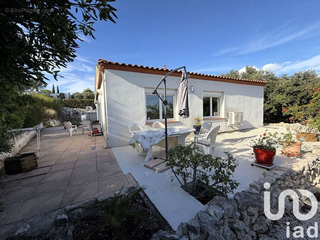 Photo 2 - Maison à COMBAILLAUX