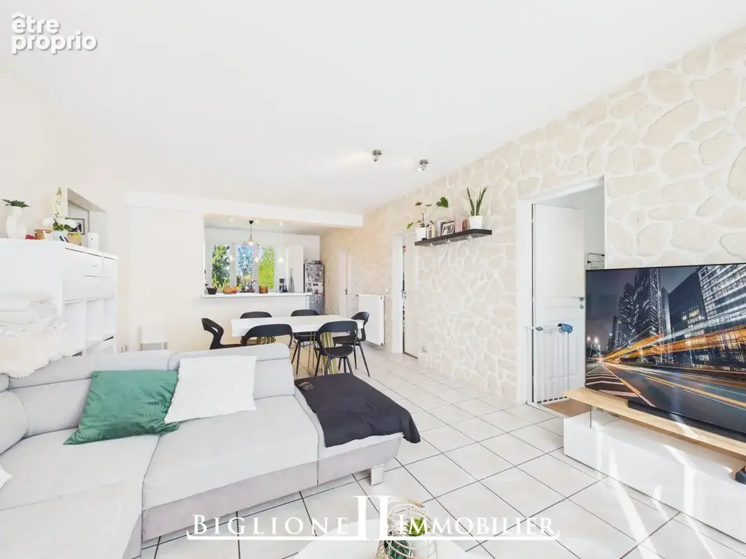 Appartement 80 m² à Montfermeil  - photo 3