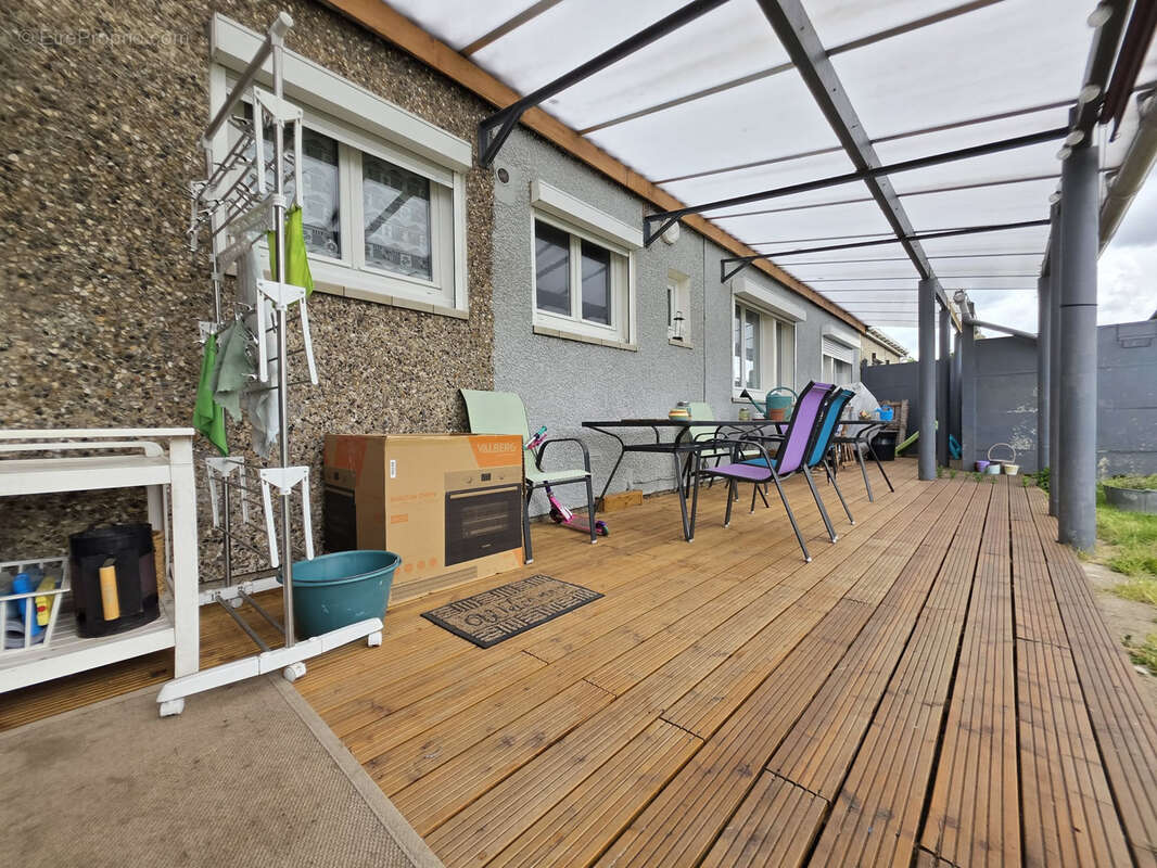 Maison à COURRIERES