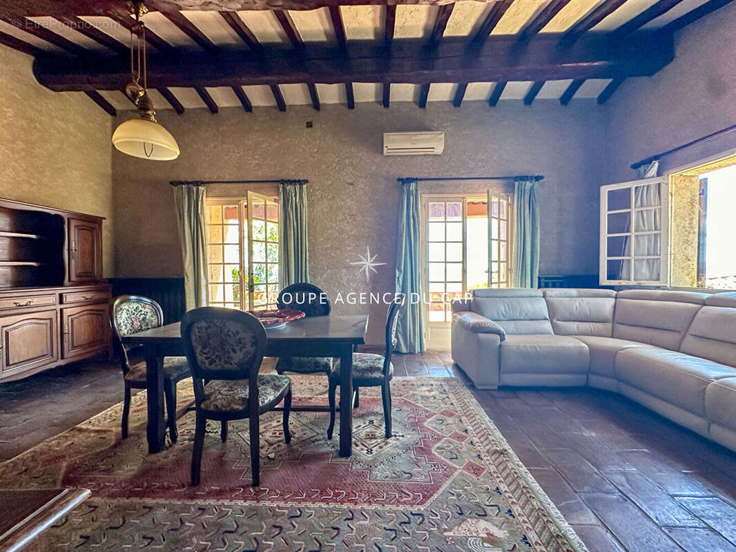 Les issambres villa provençale à rénover avec vue mer panoramique sur le golfe de saint tropez piscine garage - photo 9