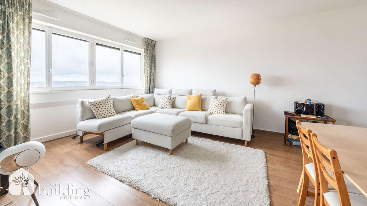 Appartement à COURBEVOIE