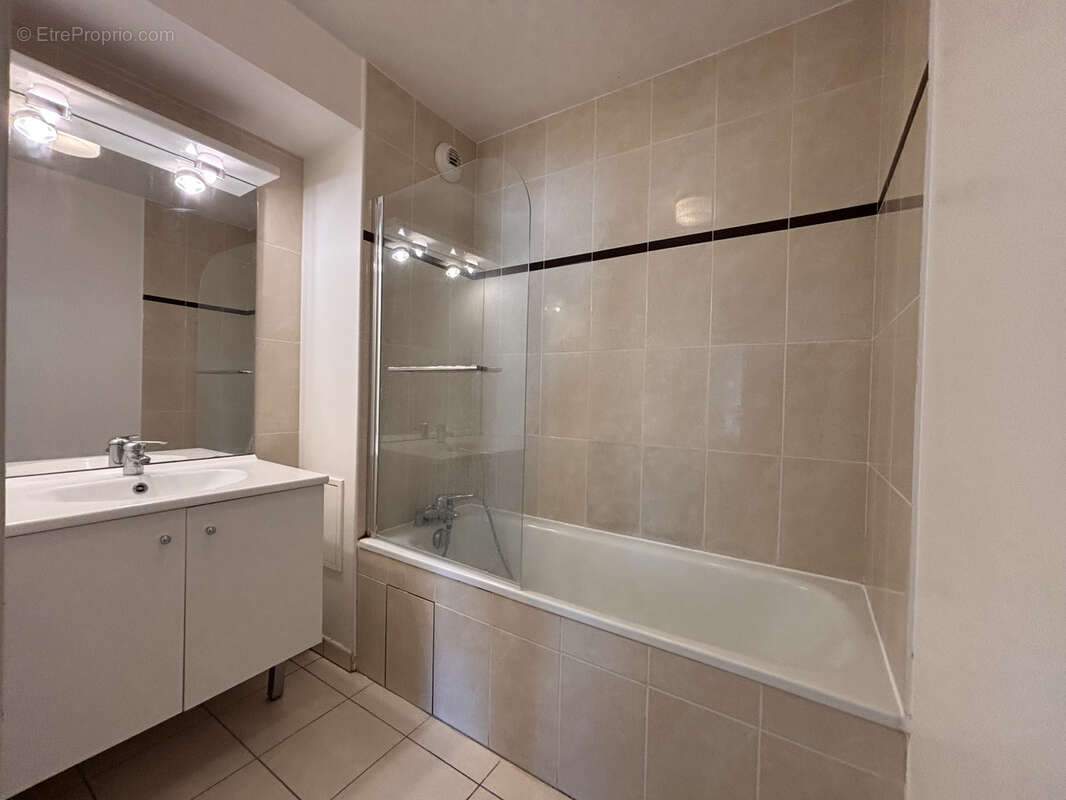 Appartement à EZANVILLE