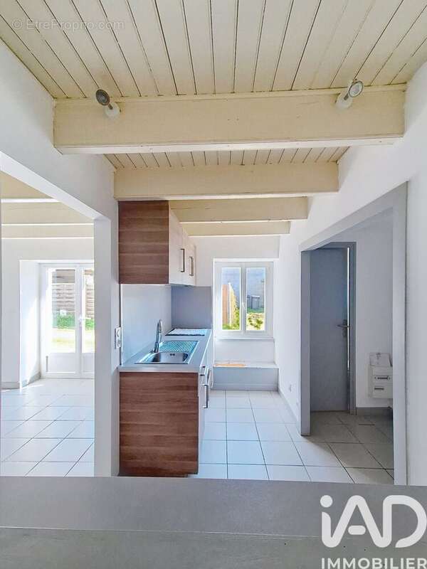 Maison 72 m² à Le Gue-D'allere  - photo 6