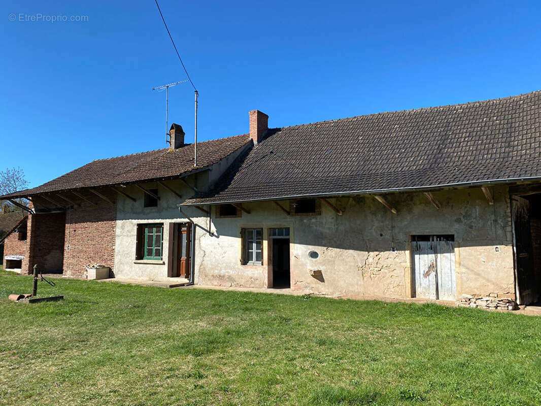 Maison à L'ABERGEMENT-DE-CUISERY