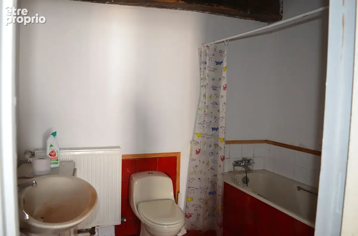 Maison de caractère à rénover au coeur de la  fabuleuse cité médiévale de Moncontour - photo 7