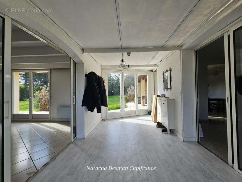 Maison familiale 239 m² au cœur de la nature – 7 pièces – Fort potentiel -  SAINTE COLOMBE (17) - photo 12