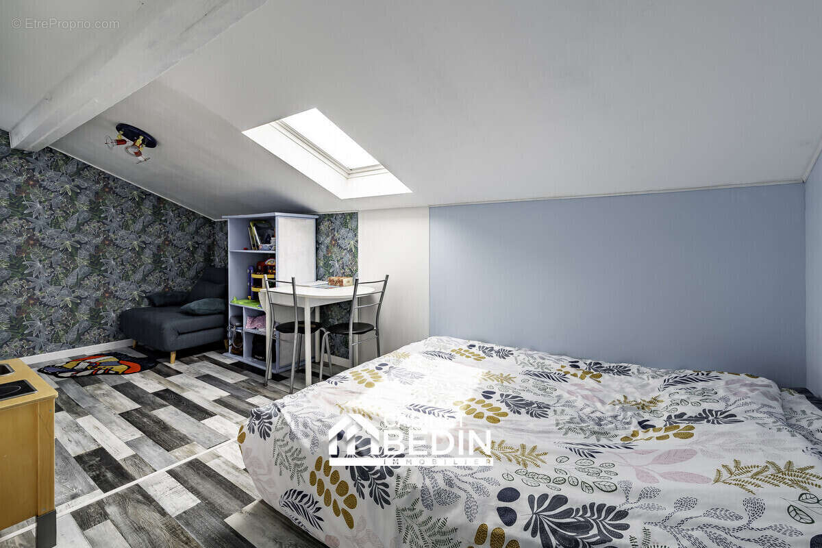 Maison 95 m² à Saint-Medard-En-Jalles  - photo 9