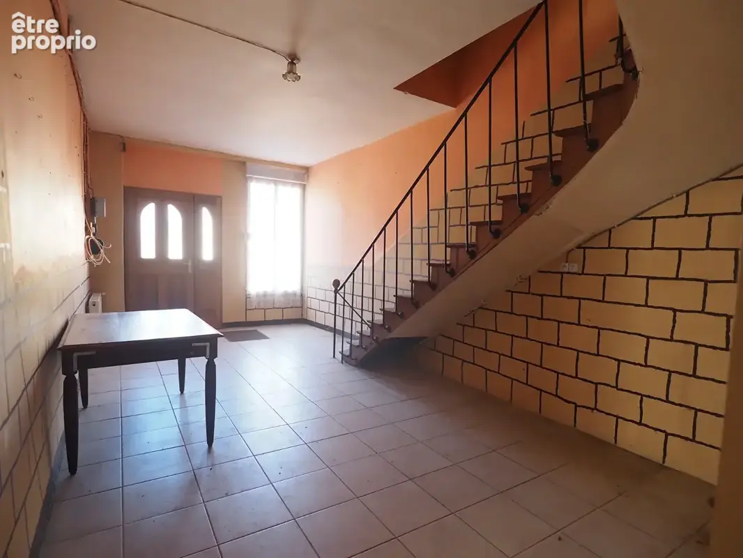 Maison de village - nombreuses dépendances - photo 9