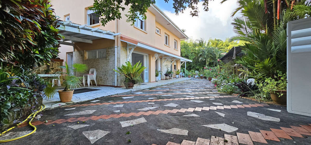 Maison à FORT-DE-FRANCE